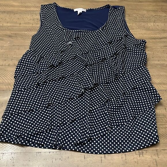 Dressbarn sleeveless top - Picture 1 of 4